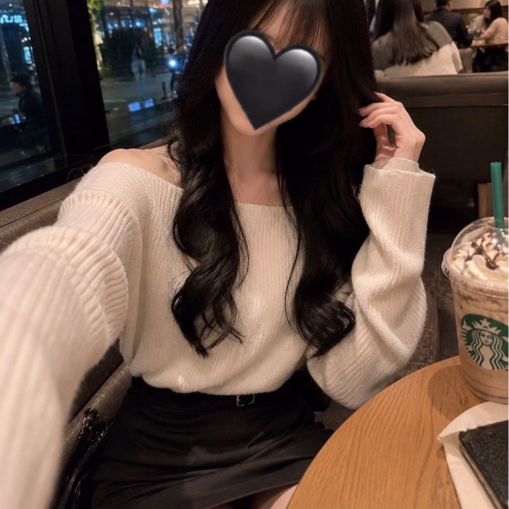 💗✨本日完売✨💗
会いに来てくれたみなさま、本当にありがとうございました🥰💕
たくさん可愛がってもらえて、いっぱい笑わせてもらえて、みなみは終始ご機嫌でしたっ🐰💓
「癒されたよ💕」 「また会いたいな☺️」 そんな言葉をもらえるたびに、にやにやしちゃってます🤭💗
優しくぎゅーってしてくれたり、楽しいお話したり、一緒に過ごした時間が全部宝物です🫶✨
みなみに会いに来てよかったって思ってもらえてたら嬉しいなぁ🥹💕
また会えた時は、今日以上にラブラブな時間にしようねっ🥰💗
今日もたくさんの幸せをありがとう🎀✨ みんな大好きですっ🐰💕