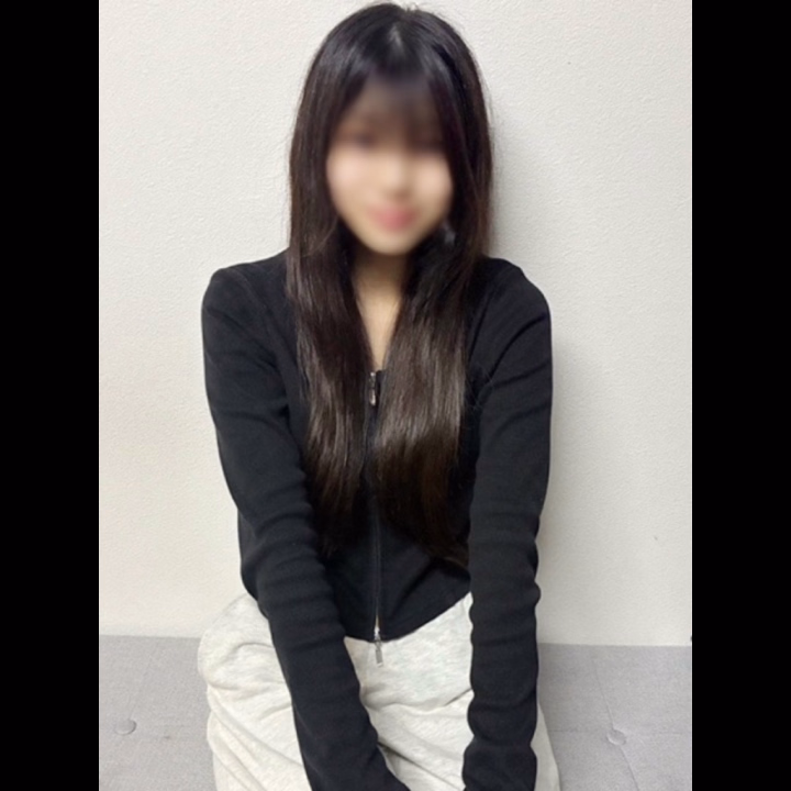 今日はご予約完売ありがとうございました🥹💕

まだ始めたばかりで毎回すごく緊張しているんですけど、優しくしてくださるお兄さんばかりで本当に嬉しいです🥰

たくさん褒めてもらえたり、お話できたり、あっという間の時間でした✨会いに来てくださった皆さま、本当にありがとうございます💐

次の出勤は少し先になってしまいますが、6月8日 20:30〜23:00です🌙

またお会いできるかな…って今から少しドキドキしています🥺

それまでお仕事や学校など無理せず頑張ってくださいね🍀またお会いできるのを楽しみにしています💕