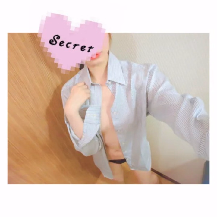 5/2 80のお礼
本指名 Yくん🩷
「覚えてる…？？」と何度か尋ねてくれましたが
ちゃんと覚えてましたよー！
サングラス似合ってたので
格好良さがアップしてましたね🫶🏻
初めましての時の同じ台詞
言ってくれたのは笑っちゃいましたが😂
スイッチ切り替えて雰囲気変わるタイプ✌🏻✌🏻
オタクなのも覚えてくれててありがとう！笑
気持ち良いって可愛く反応してくれるので
次会った時も期待してます(o´罒`o)

｡*⑅୨୧┈┈┈┈┈┈┈┈┈୨୧⑅*｡

5/3 120のお礼
本指名 Kちゃん🩷
帰省だよね、おかえり！って言ったら
「(帰省のついでじゃなく)会いに来たんやで」
と返ってきて不覚にもメロついた♡笑
洗髪もANもありがとうー！
１回洗髪つけてくれてた日は
時間が足りなくて次回にまわして…
その後も毎回付けてくれるの嬉しい🫶🏻☺️
本当は寝てる状態で頭皮マッサージ
する
のが一番やりやすいんだけどね、
あの場ではあれが最大限！🚿✨
最後は「今日も良かったわー」と
さらりと言ってもらえて嬉しかったー！