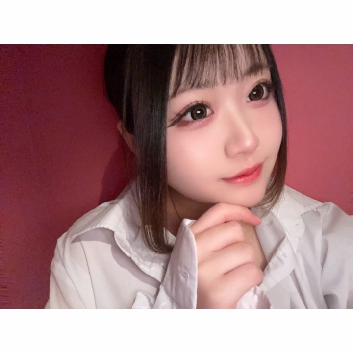 今日も10時~22時までいます！🥰

一旦松山ラスト！明後日からは米子に1週間ちょっと行ってきまふ🫶🏻




そういえば昨日前髪切りすぎちゃってものすごい短くなっちゃいました😹
ぱっつん前髪のれなも好きでいて？🥺︎💕︎︎笑




今日も夜までいるのでお兄さん達待ってます~！🫧💭
