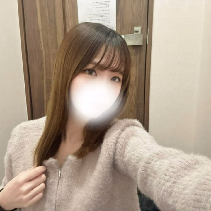 おはようございます☀️そらです^^🩵
出勤しました💫

昨日もご新規様2名会いに来てくださりありがとうございました😌
大きいイチゴ買ってきたよぉって持ってきてくれて、いっぱい食べさせてくれてとってもおいしくてうれしかったです💞
いっぱいお話できて時間あっとゆう間似すぎました🥺

今日は10:00-18:30まで受付です🍀
お時間合えば会いに来てください🎶