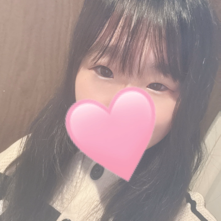 お兄様方こんばんわ！

昨日体調不良でお休みになっちゃってせっかく予約してくださったお兄様ごめんなさい🥲
また機会あれば遊べたら嬉しいです🥲🥲

今日も遅くなっちゃったけど22時まで受付しているので、初めましての方も遊んだことあるお兄さんも待っているのでぜひ遊んでください！🫶🏻