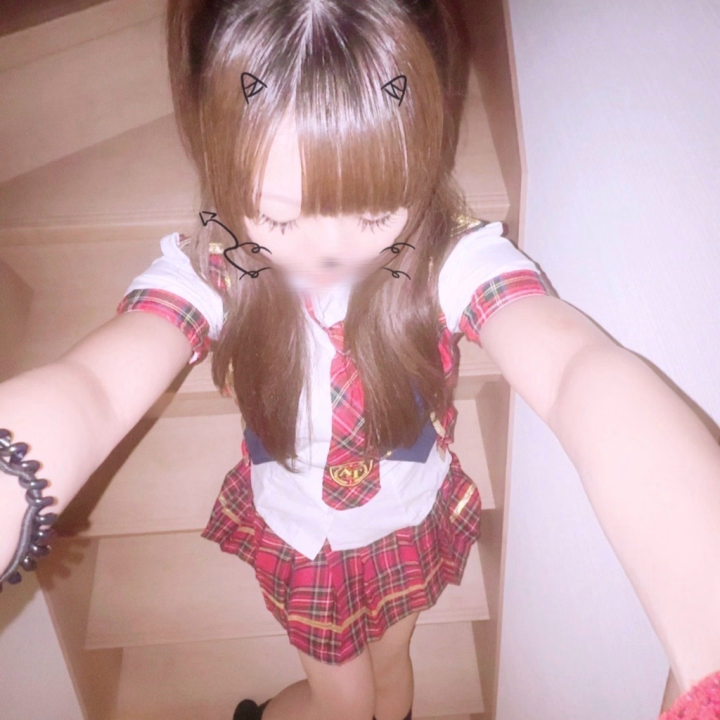 搾精研究所　こころ





今日のこころめう

 

 

階段でこっそり、にゃんポーズ🐾

 

 

 

 

 

 

 

みんなはどこ触られると弱い？

 

 

 

 

 

 

こころは男の人がビクッてなるのを見るの、

 

 

 


だいすき…♡

 

 

 

 

 

こころが指でちょんって触ったら

可愛い声出ちゃったりするの

 

かわいすぎてちぬ

 

 

 

 

 

 

このあと

 

 

こころに意地悪されちゃうおにいさんはどこにいるのかな〜？

 

 

 

 

 

 

 

 

 

 

 

 

🌸華月 こころ🌕