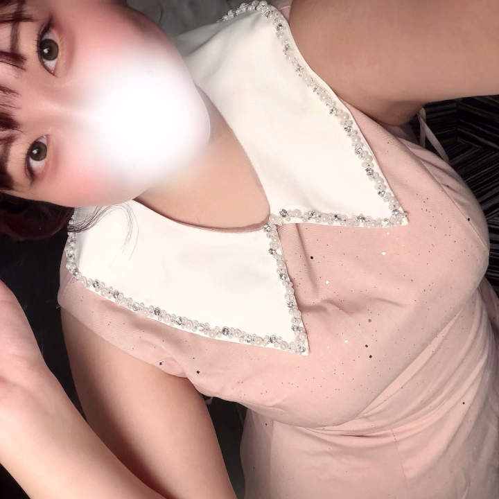 ひるね！ヘアセット完了〜(*`･ω･)ゞ

初めてアップにしてもらったよ〜🥰


そして届いたばかりのドレス❁⃘*.ﾟ

旦那様のお迎え準備バッチリでお待ちしてまーす♡