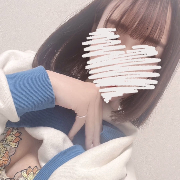 おはようございます🧡

出勤ラストですーー❤︎

３日間あっというますぎたぁあ

またきてくれるー？？て
言うてくれてくれたお兄さま
いてとってもうれしいです💘

今回は超短期出勤でしたが
会いにきてくれて嬉しいです❤︎

今日は20時までですっっ

ゆったりお待ちしてますね💗