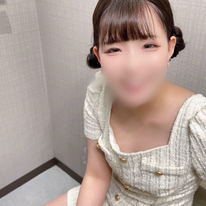 こんばんは、ゆはです♡

退勤です、
今日も1日ありがとうございましたっ😌🍀

お話してたら楽しくなっちゃってとんでもない笑顔ですっ！！笑

お兄様方ともたくさんお話したいなぁ、、💕