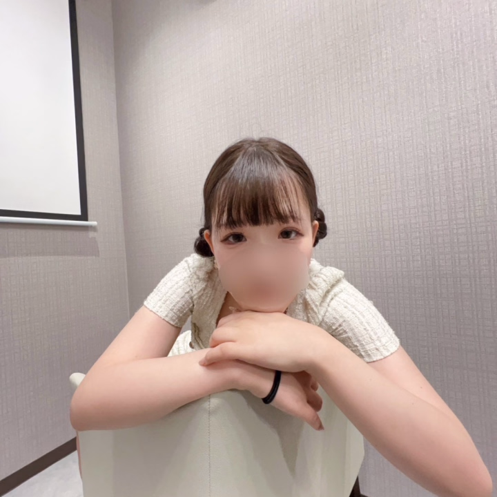 こんにちは、ゆはです♡

出勤しました〜！！！
本日も21時までです🌟
雨の中ですが、会いに来てくださるお兄様がいらっしゃれば嬉しいです😣💕

本日もよろしくお願いしますっ✨