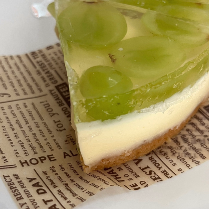 こんばんは、ゆはです♡

本日はお休みだったので、マスカットでチーズケーキ作りましたっ🌟

なかなか固まらなかったのでお写真載せれないかな😣💦と思ってたのですが、
大成功でした😋

明日、13時〜21時です！！
お時間あればぜひ逢いに来てくださいっ👀

明日は天気だといいなぁ😌💕