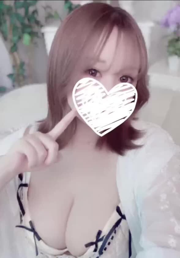 こんばんはっ✊️
白いぽっちゃりさん
錦糸町のあんなです👾💜　
姫チャンネル始めてみましたっ✔️✔️
ここでは日常的なことものせていこうかなと思ってるので是非是非フォローお願いします😌🫶