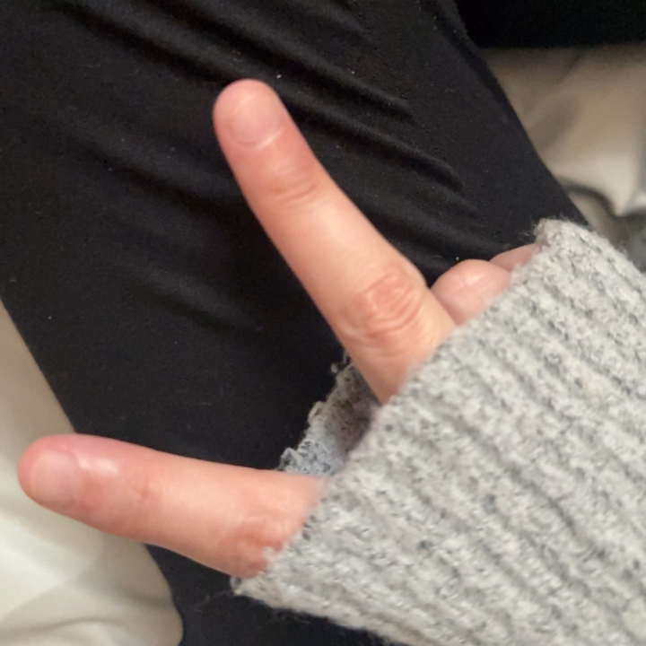 ひめラジオに来てくれるいつメンの皆さんへ

今日はいつもよりたくさん笑わせてもらい楽しかったです\( ˆ ˆ )/♡

いつもありがとう(´；ω；｀)

明日と明後日はどうなるかまだ未定です😭😭

なので色んな意味で皆さん明日と明後日よろしくお願いします🙏🙏笑

柚希より🍊🐿