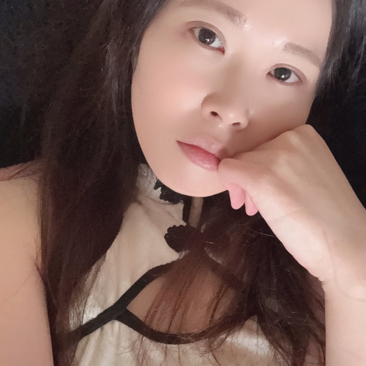 ゆずでーす٩( 'ω' )و

昨日いないって話したのに出勤しちゃいました(´>∀<｀)ゝ笑

10時～なので待ってます(っ'^'c)

柚希🍊🐿