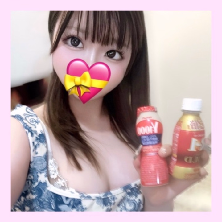 連日差し入れをくださるお兄様がいて、
小名浜ってとっても良いところだな〜✨️なんて🥰

でも、気を使わないでくださいね💕︎
ゆらに遠慮しないで、ムラムラとエ〇チな気持ちで会いに来てくれるだけで十分なんですよ😝❣️

一緒に楽しい時間にしたいな✨️
温もりと癒しもお忘れなく…😍