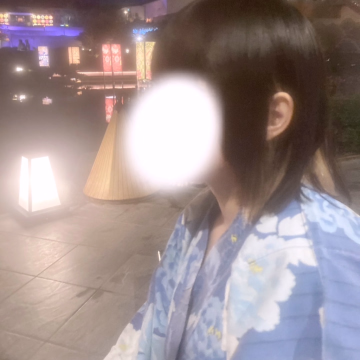 にゃほーー！！
あいらです！！

昨日初めて空庭温泉行ってきた！！！！
岩盤浴めちゃ気持ちよくなれたあ！！！(*'▽')(*'▽')🩷🩷
浴衣も久々着たのー！！！
足湯のとこ行ってたらなんか友達に隠し撮りされてたやつあったから載せる！笑笑
いい休日だったーー！！
また岩盤浴と温泉行くの楽しみ！♨️

今日も21時までいます！！！
お待ちしてます！！！！！( ˶`﹀´˵ )

あいら🐥