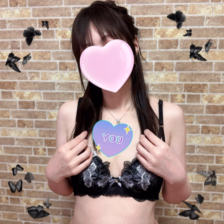 昨日も素敵なお時間を
一緒に過ごしてもらえて光栄です🥺

今日はお時間変更で
14時からですので
よろしくお願いいたします💓　　

ご予約もありがとうございます🤭

元気に待ってますね✨

あっ、あと
もぎたて新人図鑑の応援、
お水やコメントなど
すごく嬉しいです🥺

日曜お休みだから
ゆっくりしながら返信もします🥰