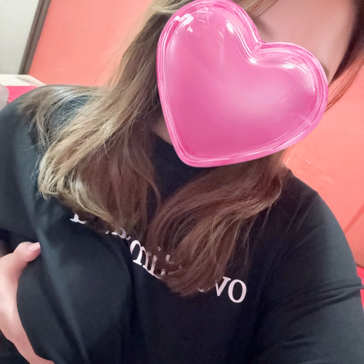 ふわふわおっ♡い堪能して欲しい😍

大きい好きお兄さんはおすすめです❤️

お話も大好きなので楽しくイチャイチャして一緒に過ごしたいな🥰

お誘い待ってます！