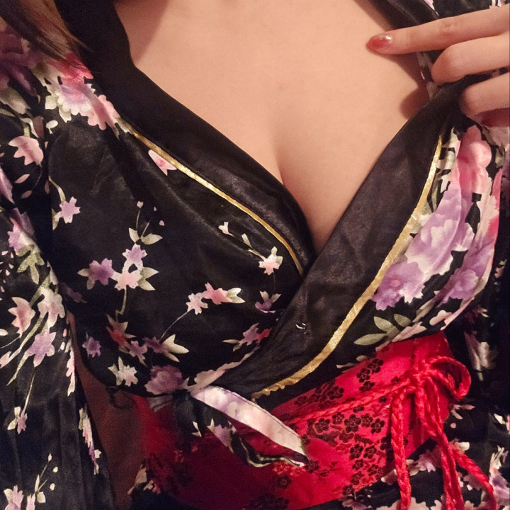 こんにちは！

25日から鳥取の乙姫宴さんに一週間くらい行かせていただきます

初めて行く土地なのでわくわくです

お近くいらっしゃる方、お時間ある方一緒に過ごさせていただけたら嬉しいです

ではまた😊
