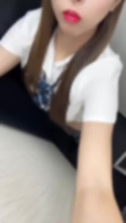 絶対領域と聞いてこの制服で動画撮るしかないって思って久々に動画撮りました🥹

少しでも応援して下さると凄く嬉しいです🥹🙏🏻