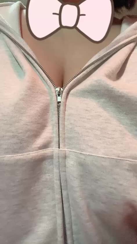 たゆんたゆん(՞,,ᴗ ᴗ,,՞)
挟まれて埋もれて気持ちよくなって欲しいんです🫣

巨乳好きさん、ぽっちゃり好きさん会いに来てくれたら嬉しいですっ🫶