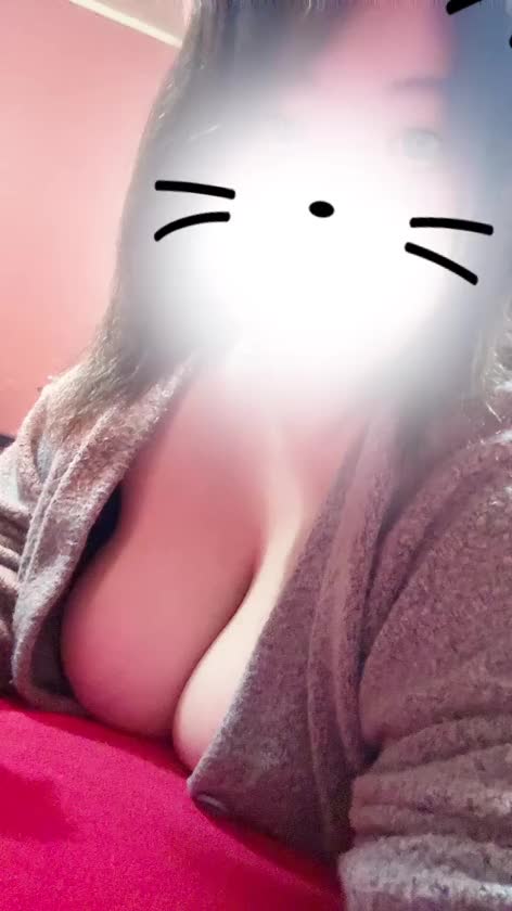 あかりほんとにたまーにＫカップおっ◯いついてるの？みたいに聞かれることがあるんです😂
本当についてますよ🤭

ぜひ本物見にきて触ってくださいね💓