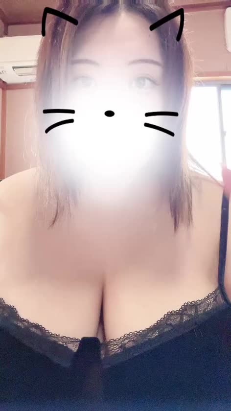 挟んでみました🤭
挟まれたいお兄様ぜひ💕

お待ちしてますっ🫶