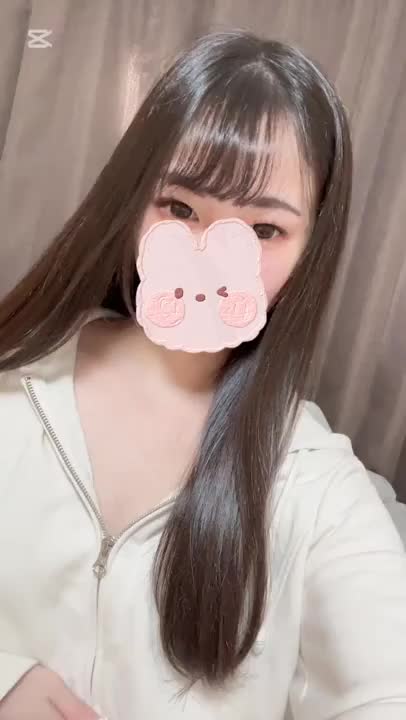 お家にいる時はパーカー多めなんだけど
中に何か着るのめんどうで...




こんな感じにの格好になっちゃうんだけど
おうちでえ○ちしたら...




って考えたら
すぐ脱がされちゃうんだって



気がついて
ひとりでドキドキしちゃった😆💓




ゆっくりファスナーおろされるのって
何だかドキドキするよね！



わかるお兄さんいるかな〜？