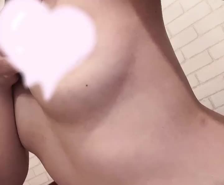 まなちゃん顔のほくろかわいいって
よく言って貰えるんだけど
実は本物じゃないんだよね(笑)

これ書いてるー！って言うと
お兄さんにびっくりされる₍ᐢ › ༝ ‹ ᐢ₎‪❣️

本物のほくろ動画みたいに
分かりにくい所に色々あるんだよね( ˊ꒳ˋ ) ᐝ
色んなところ探して見てね💭💕