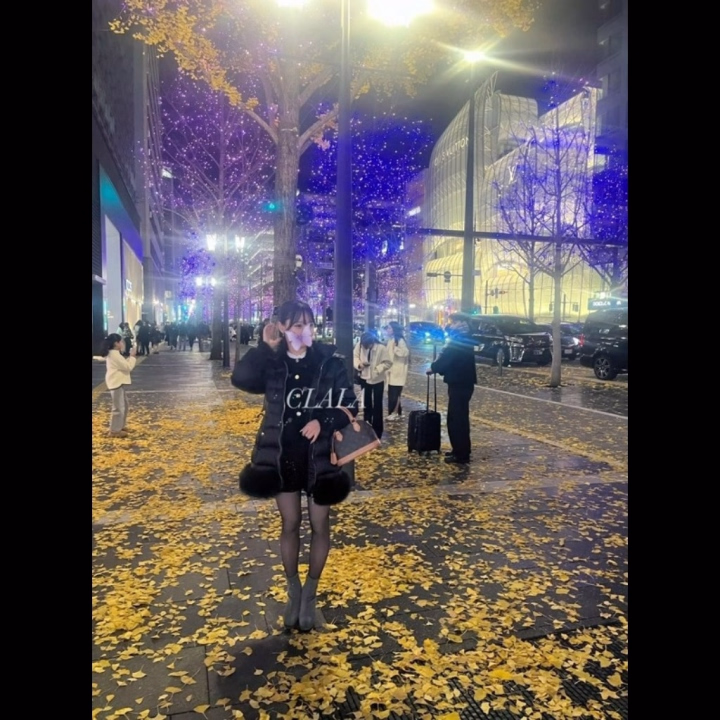 おはようございます☔️

クララです

今週金曜日19:30から1枠空きあります。姫予約できます👸👑*ﾟ

メッセージ待ってます🙇‍♀️