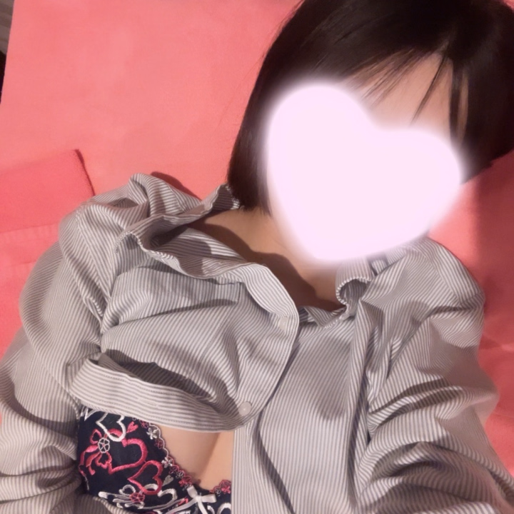 こんにちは！みらいです🔮✨️


本日も出勤しています♡

既に遊んでくださったお兄さま
ありがとうございました🫰🏻

明日以降もご予約もいただいており
すごく嬉しいです( ´›ω‹｀)💕

みらいと遊んでくださるお兄さま！
みらいは制服コスがだいすきです🥹
ぜひ着せていただけると
シチュエーションプ〇イなども
楽しめると思います♡
＋電マも大好物です🤭


まだまだお待ちしています🥰