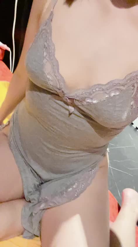お疲れ様っ！みおだよぉ〜

みおのやわやわおっぱい見せちゃうぞっ

タプタプしにきてね🫶