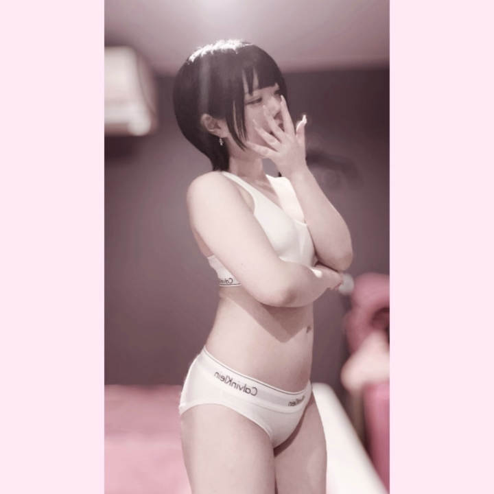 午後も遊んでくれてありがとう～ .ᐟ.ᐟ

元々ソフトボールやってたから
カルバンクラインとか水着だと肩強いのバレて恥ずかしいの気持ち ( > < )💧

御礼日記ちゃんと書くから待ってて？📓❤︎
