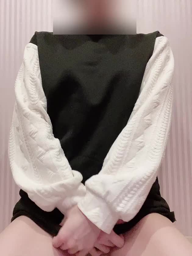 初めて動画投稿する〜(*/ω＼*)ｷｬ♡


うまくできてるかな？( •ω-  )✨