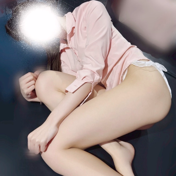 🐰ゆれた！？🤍
れいなだよー🤍
今休憩中なんだけど揺れたよね（ ;  ; ）

みんな大丈夫❔

お仕事終わりの皆さまおつかれ様です🐰🤍