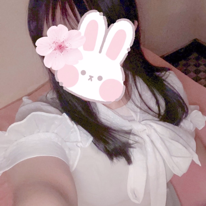 こんばんはっ✨
新年度が始まって、なんだか予想以上にバタバタした毎日が続いていますっ…(｡>ㅅ<｡)💦

そのせいで、ヒメチャンネルのお返事も思うように返せなくて、本当にごめんなさいっ🥺💧
もらったメッセージは、いつも大切に読ませていただいていますっ✨

予約のご連絡はもちろんすっごく嬉しいんですけど、好きな音楽やアーティストのお話をするのも大好きなんですっ(๑>◡<๑)🎵🎹なのでたくさん話しかけてくれたら、とっても、とっても嬉しいですっっ(๑•᎑•๑)💓
時間はかかっちゃうかもしれないですけど、ちまちまお返事させてくださいねっ🌸

あ！それと明日の予定ですっ📅✨
明日は朝の7時から五反田にいますよぉっ( ´꒳`)੭⁾⁾💕

明日も素敵な一日になりますようにっっ(୨୧ᵕ̤ᴗᵕ̤)❤️