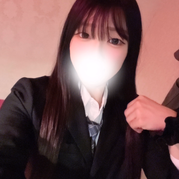 制服りこさん🎀
まだまだいけるかな？笑笑

りこたん明日でラストだよーー😿
あっという間すぎてさみしい、、、
最終日はたくさんのお兄様と
いちゃいちゃできたらいいな🥺

りこのキツ🈵でたくさん
気持ちよくなってね🫶🏻🫶🏻🫶🏻

りこ🩵