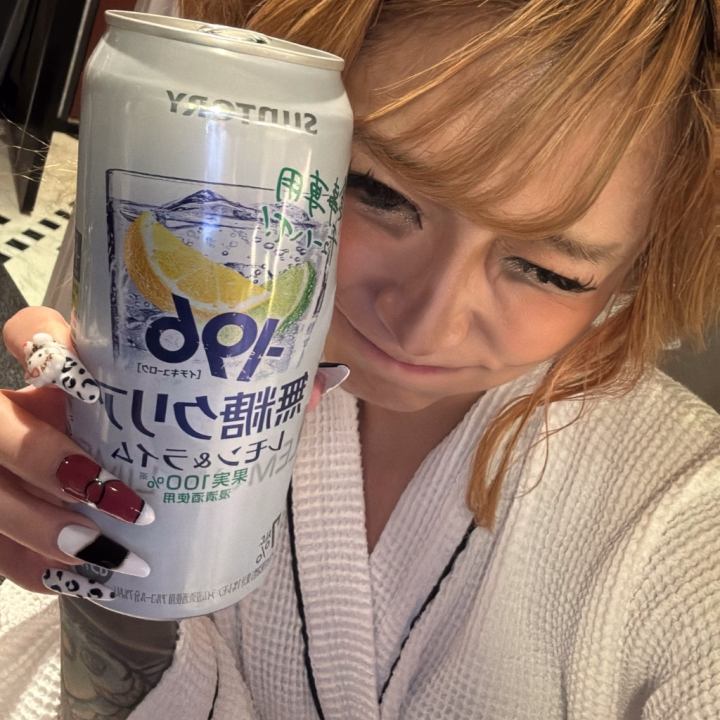 昨日呑んで遊んでた🫠🫠🫠💛💛💛
お客さんたちＧＷ始まった？🫠🫠🫠
多分だいたいが今日からなのかなーって
思うけど😘🩷🩷🩷

明日から出勤するからお客さんたち
ＧＷ中でかなり忙しくなること
願って出勤する！笑

お客さんたち明日からよろしくね！💛