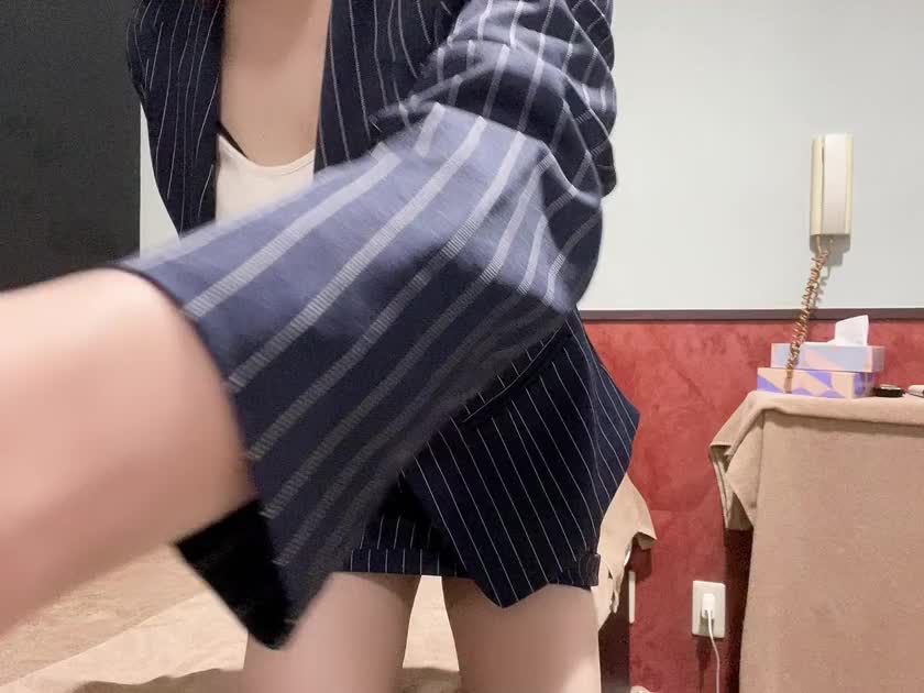 この下着、よく見たらチ♡ビ透けてるから1回消された😒🩷笑
