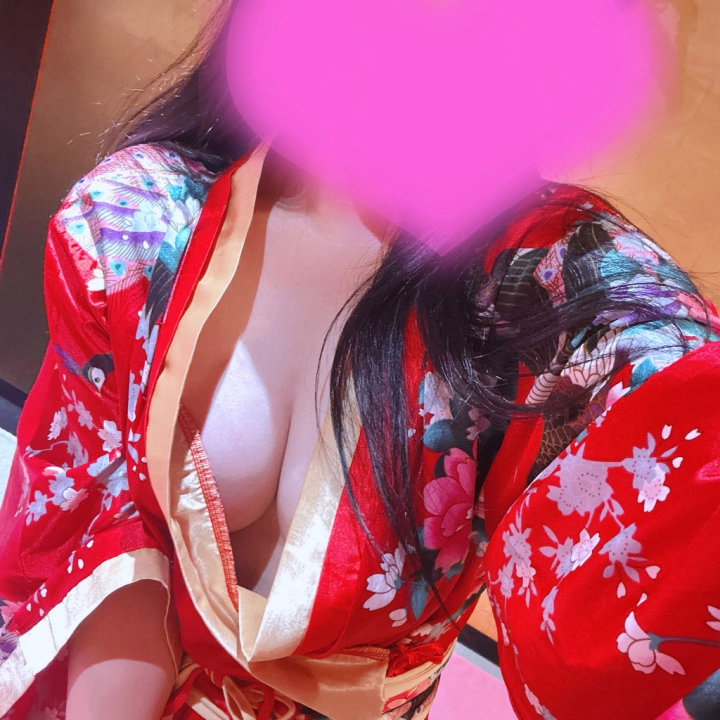 こんばんは🌛

今日米子4日目👀
折り返しだよ〜！

今日は朝一から本指様から始まり嬉しい♥️

その後も日記をあげれないくらい忙しくさせてくれてありがとうございます🥰

後半戦もよろしくお願いいたしますね💕︎

まだ雨も降ってたから、足元悪いから気をつけていらしてね(*´︶`*)ﾉ💕︎