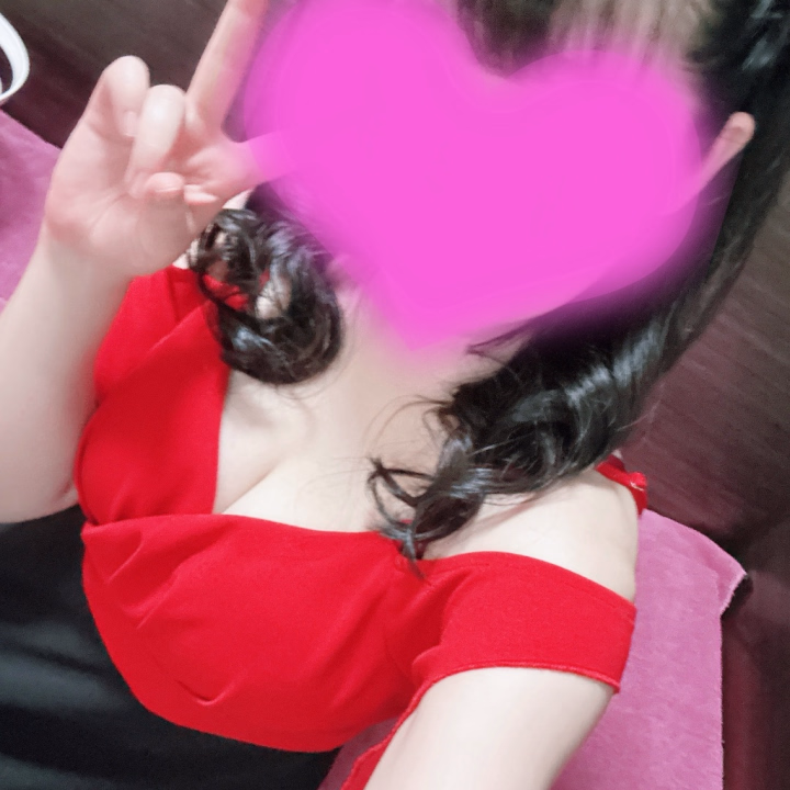 見てみて〜🌸
実は髪の毛切ってます
=͟͟͞͞╰;.:╯ =͟͟͞͞( `ᾥ’)っ✄パチーン