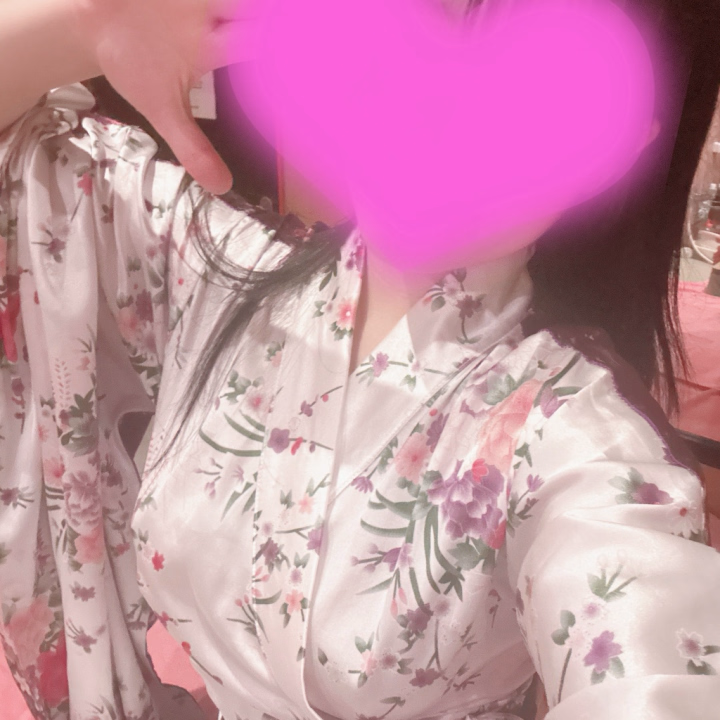 おはようございます☀️
昨日は沢山のお兄様と一緒の時間を過ごせて幸せでした(*´˘`*)♡
いっぱい幸せにしてくださりありがとうございます✨️
そして、今日は6日目‼️
ええ!?
もう今日と明日で終わるのか🥹
早いですね…
今日もご予約いただき本当にありがとうございます✨️
気をつけていらしてね(*´︶`*)ノ
まだ空き枠あるので、今日もきよかと過ごしましょ😊
p.s
今日から10月です!
早…😳😳
もうすぐまた1歳歳をとってしまう…
……………( ´・ω・`)