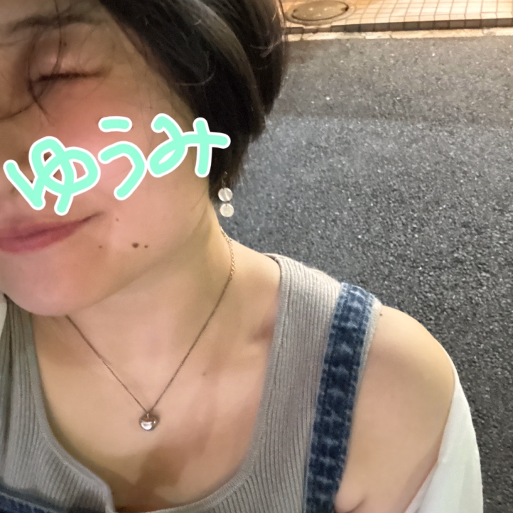 今日も暑いね〜😳☀️

まだ6月なのに
夏みたいでびっくり🫠💦
溶けまくりの
ゆうみです⎝｡⌓°⎞笑

本日は
21:30 - 24時ラスト
で出勤します🩵

お仕事終わりのお兄様も、
お休みのお兄様も、
タイミング合ったら
遊びに来てね🥰🙌

🐣 ゆうみ 🐣