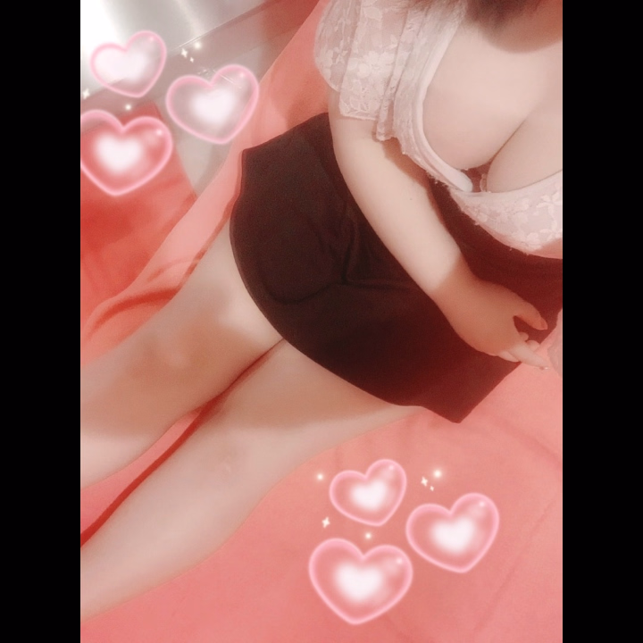 先程遊んでくれた写真指名のお兄さん
ありがとうございました♡♡


選んでくれて嬉しかったです🥰


お互いキス好きでたくさんしちゃいましたね🤭💕

たくさん気持ち良くなってもらえて嬉しかったし、お話も楽しかったです♬︎♡

次はマッサージもしますね⸜🙌🏻⸝‍💗