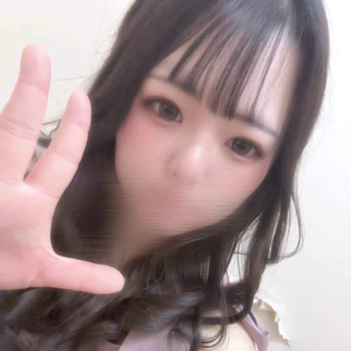 22時まで出勤してるよ👍🏻

今日は初めて髪の毛巻き巻きしてみたの💁✂

新鮮なるのあに逢いに来てくれたら嬉しいな♥️
