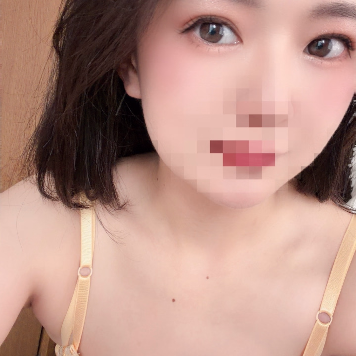 あかね出勤したよん🙆‍♀️

明日から女の子休暇の為
お休みになります🙇‍♀️

本日20時までですが
よろしくです😌