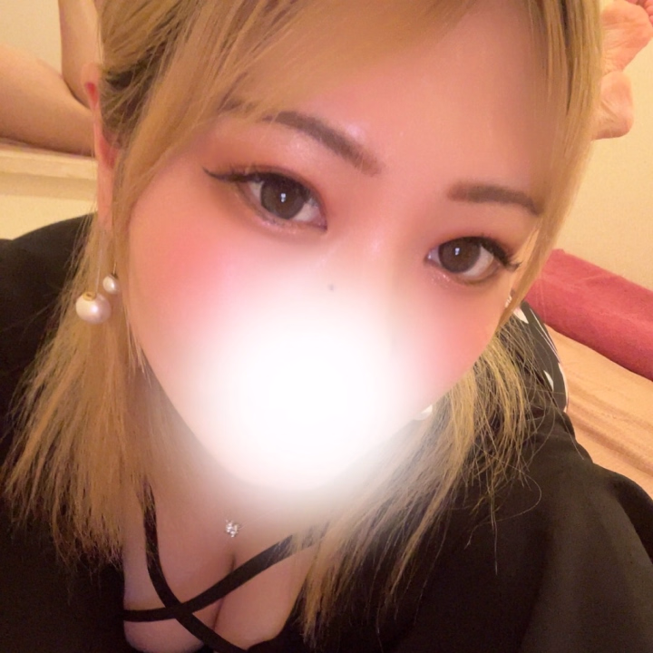 はじめまして✨
れおなです💓💓

今日からぺろんちょに出勤してます🙋‍♀️

初日の今日はラストまでいます❣️
まだ時間あるので会いに来てくれたら
嬉しいです🫶

お誘い待ってます🧡



💜れおな💜