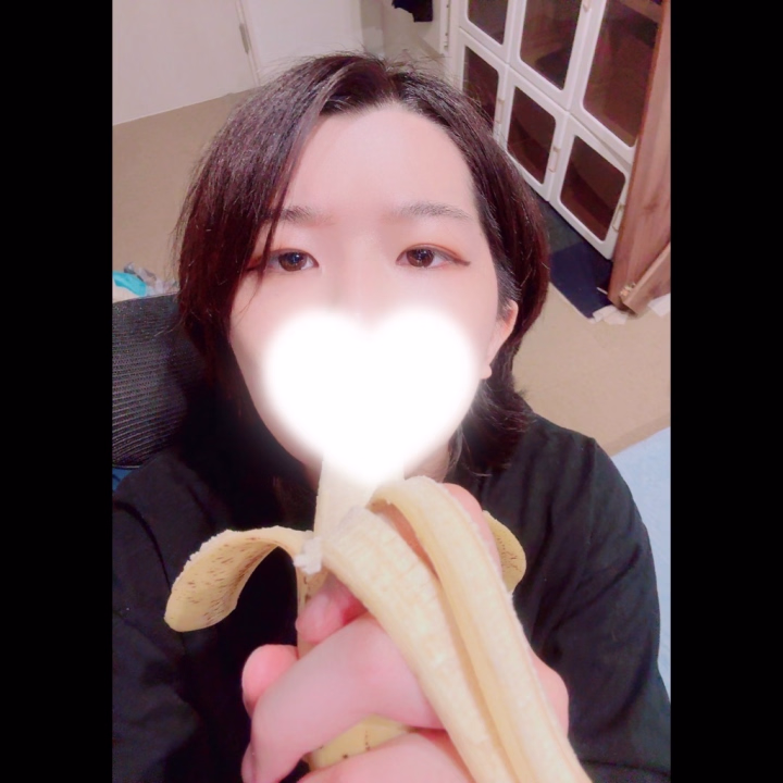 こんにちは✨
さいりです(*ˊ˘ˋ*)

天気が暖かくて気持ちいい！！
本格的に夏に近づいてる気がして気持ちもワクワクしてます🐶

夏といえばお祭りと花火大会、、あと屋台！笑

みなさんは屋台で必ず食べるものありますか？

私は絶対にチョコバナナ食べます🫢💕

今スタバでもバナナフェアやってて飲んでみたけど凄く美味しかった😋

後はお兄さん達の、、、
これ以上言うとBANされそうなので続きは会った時のお楽しみにしててください😶

朝バナナしたさいりでした
(健全な果物の方🍌🐒)