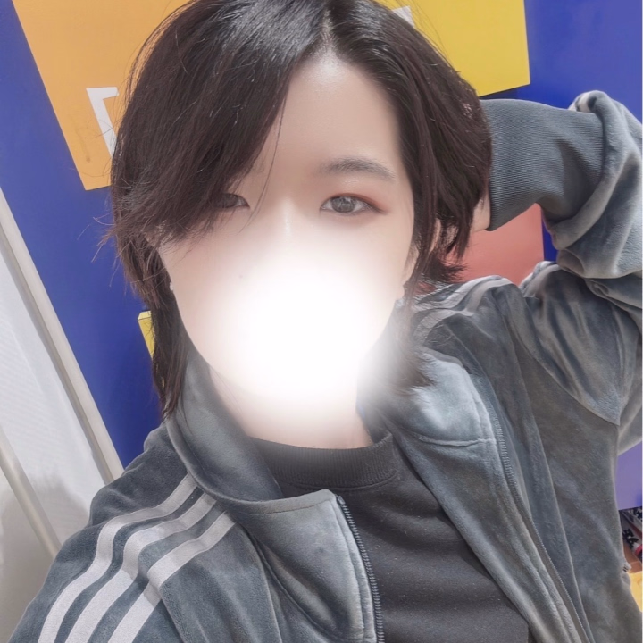 こんにちは🌧️
さいりですかお(*ˊ˘ˋ*)

水戸の皆さん！
遅くなりましたが改めて💦

早速私がどんな子なのか自己紹介失礼します！！

性格✎‎𓂃𓈒𓏸
落ち着いてて癒し系と言われることが多いですが、お話する事も好きで基本明るくて人懐っこい性格も持ってます‼️

どんなタイプ？
言葉で現すのが難しいのですが、ただイチャイチャするだけではなく「寄り添い」の方が強いです！
恋人感よりも恋人として、人として他には無いものって想って貰えたら嬉しいです✨✨
もちろん、相性もあると思うのでそこは実際に試してみてください🤭

日常的にボーイッシュな服装ではありますが、良く会ったらギャップって言われることが多いです🤔

最後に！！
チャームポイントを自分で言うとしたら、、、腰の三日月ラインと声かな？

簡単な自己紹介にはなりましたが、少しずつこれからも日常的な事とか挙げていくので楽しみにしててください✨✨

勿論、質問もお待ちしてます！

さいりでした