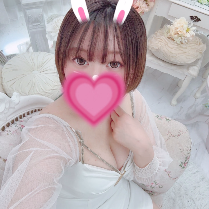 こんにちは💕💕

池袋バイオレンスの【みら】です>  ̫ <


そこのお兄さん❕
ちょっと待って〜〜🤚🏻///




みらのもちふわFカップに挟まれてみない❔❔



この写真はお店の写真用で撮ってもらったとき自撮りした写真だよぉ〜💕💕



可愛い❔❔
みら的には100点満点なのぉ〜💯💯


今日も待ってるね💕💕
