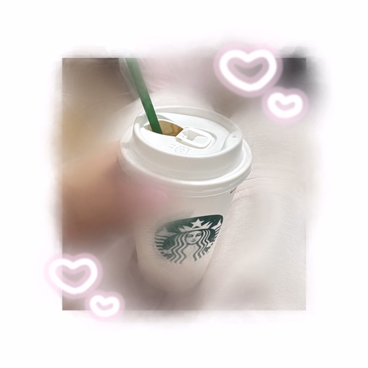 スタバ買ってもらったの~🩵
るなさんはキャラメルマキアートがとても大好きです☺︎
このあと0:00までお誘い可能なので
飲み会終わりや、遊び終わりの
お兄さんたちまってるよー!