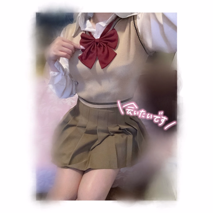 おはよ!!!
昨日も朝からお誘いしていただき
忙しくさせてもらえて本当にありがとうございました😭🩵
今月の出勤は明日で最後なので
会えるお兄さんたちがいたらぜひるなさんと遊びましょう🧸
今日は9:00-ラスト!
朝からご予約いただいてるみたいなので
うれしい~~
お電話とかで事前にご予約いただけた方がスムーズに案内できるので
まってるね✨✨