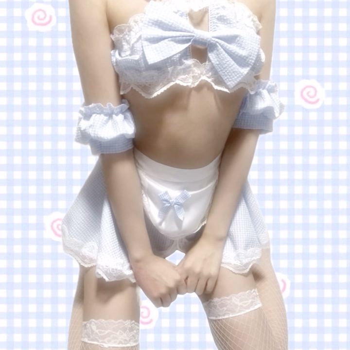 今まで、
『私にはあざといのは似合わない』
と思って着てこなかったけど、

『やっぱり若いうちに着ておいた方が
いいよな〜！？！？』

ってことで着てみちゃった、、(0-0)💧

まあ顔なしなら意外と写真映え？
いいのでは無いのでしょうか、、。



胸があれば尚良しですが( ･᷄ὢ･᷅ )



まあこういうのは自己満です͈ᴗ̀ ̫ᴗ́ ͈🩵